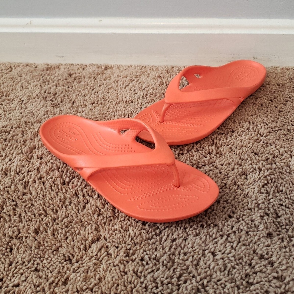 Crocs Womens Orange Flip Flops Croc Band Thong-Strap Flip-Flop Sandals