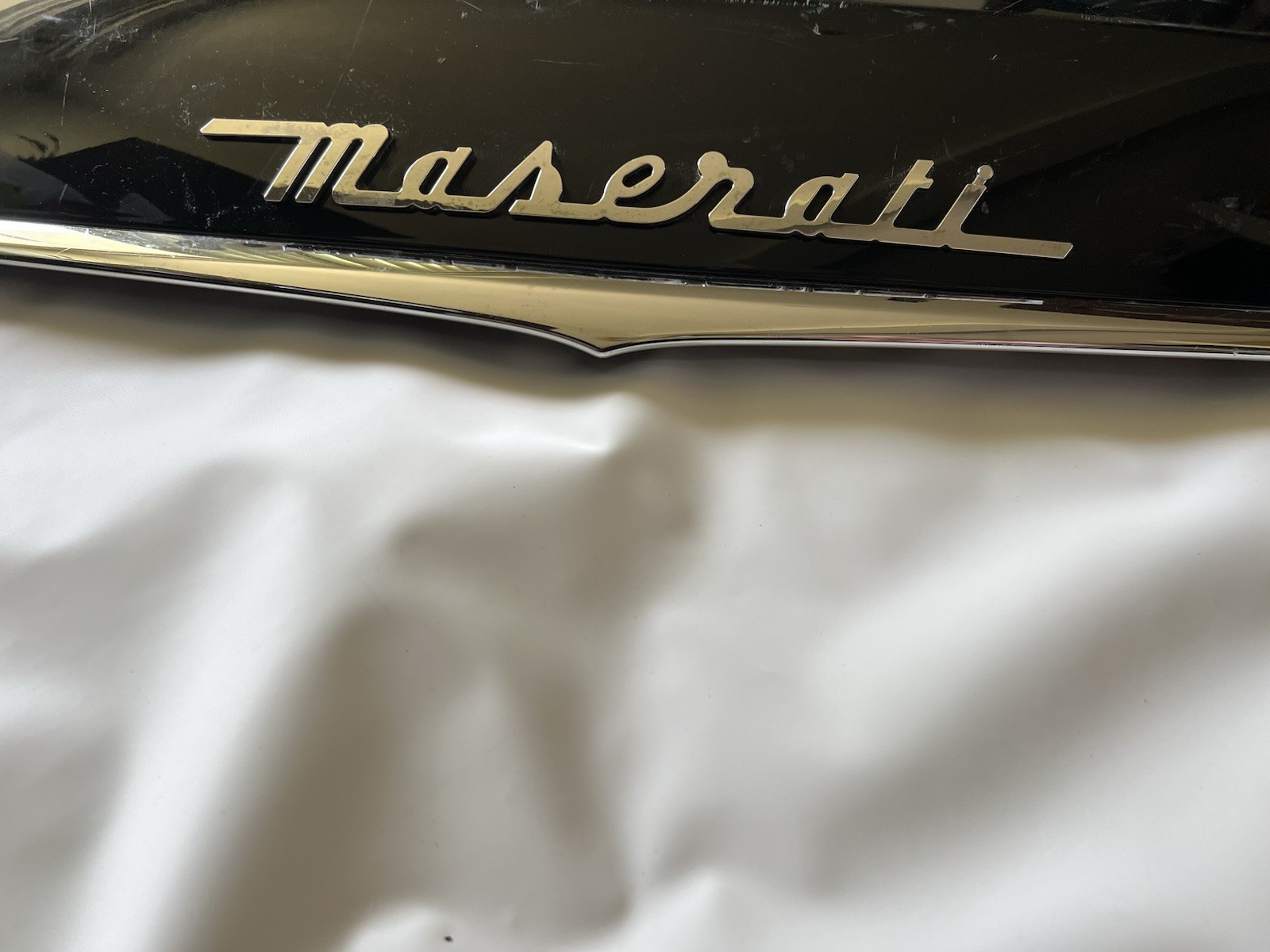 MASERATI LEVANTE TAILGATE SPOILER WING TRIM 2016 2017 2018 2019 670042733 OEM