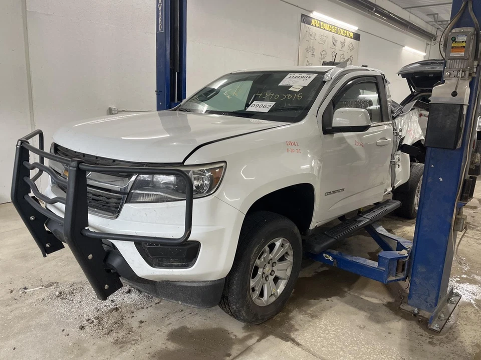 Espejo retrovisor interior delantero central usado se adapta a: Chevrolet Colorado 2016 con tele Foto 2 de 4