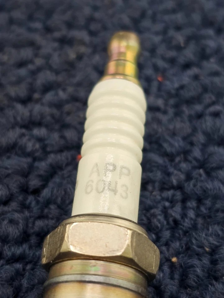 (CANTIDAD 4) Bujía Autolite APP6043 Doble Platino para 25 Cadillac Escalade ESV Foto 4 de 4