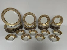 L Bernardaud & Co Chambord, 40 Piece Set, 8 - 5 Piece Place Settings