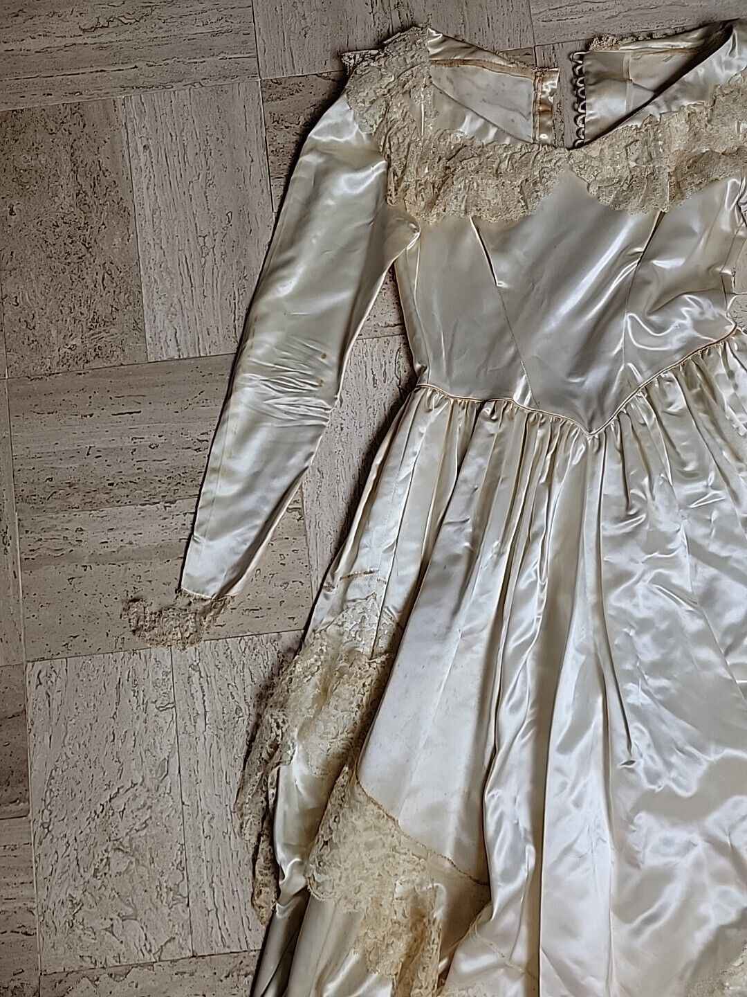 Victorian Wedding Dress White Silk Satin Vintage … - image 3