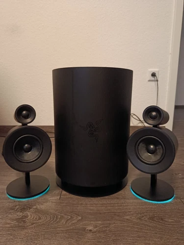 razer nommo pro v1 Lautsprecher mit RGB Beleuchtung