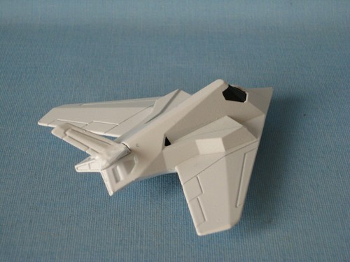 Matchbox F-117A Stealth Fighter Spielzeug Modellflugzeug Skybuster 98 mm lang UB - Bild 2 von 3