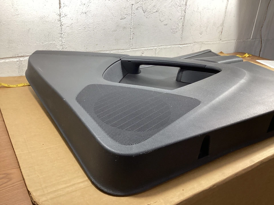 2011-2013 VOLKSWAGEN Tiguan T5 Front Right Passenger Door Card Panel 867012B OEM - Image 3 of 4