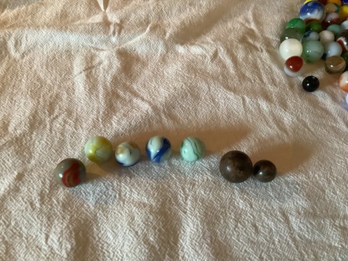 Large Lot Of 195 Vintage Marbles 5 Glow Under Black Light - Picture 15 of 16