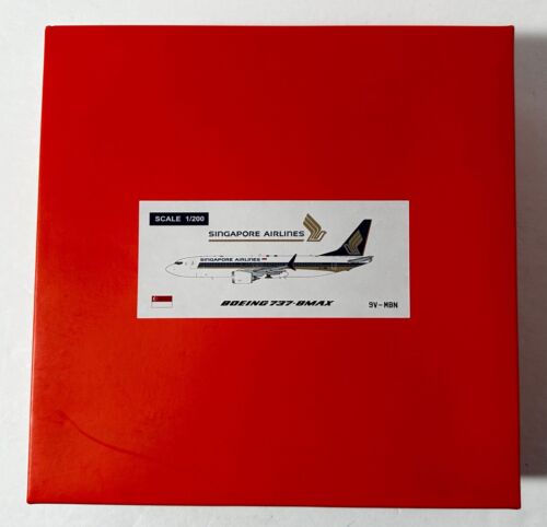 New JC Wings #EW238M005 1/200 Scale Boeing 737 Max 8 Singapore Airlines