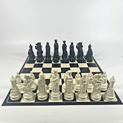 Vintage Renaissance Chessmen Chess Set No. 833 E. S. Lowe  4 3/4'' King Complete