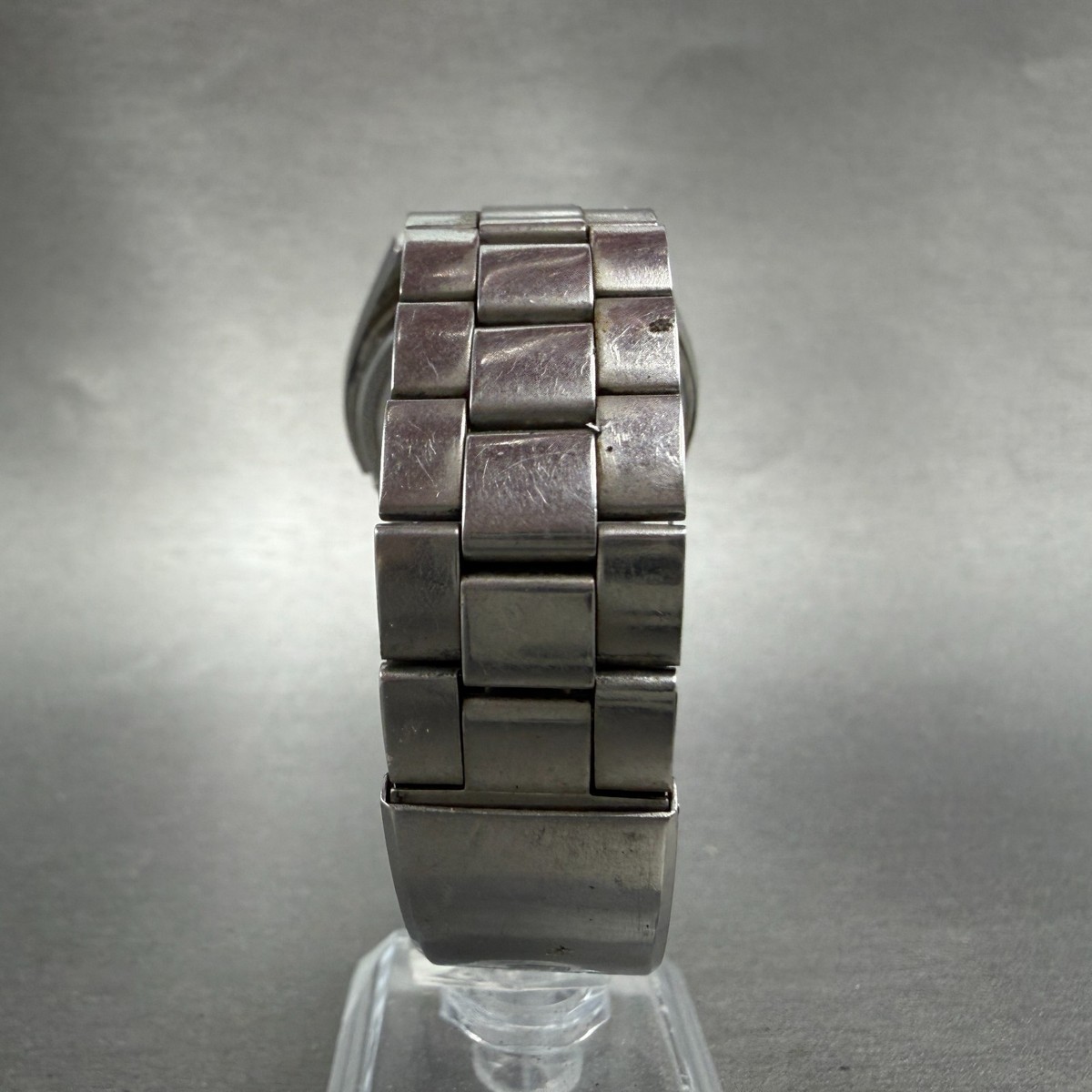 Seiko 5 Automatic Watch Men 37mm Silver Dial Silver Tone Daydate