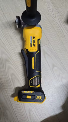 DeWALT DCG405B 20V MAX XR 4-1/2'' Angle Grinder with Kickback Brake (Tool Only)