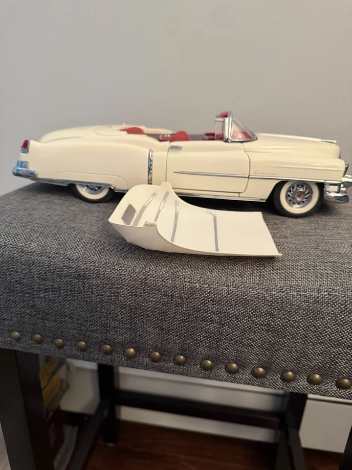 Cadillac Eldorado 1953 Danbury como nuevo escala 1:16 con base de madera y caja Foto 3 de 4