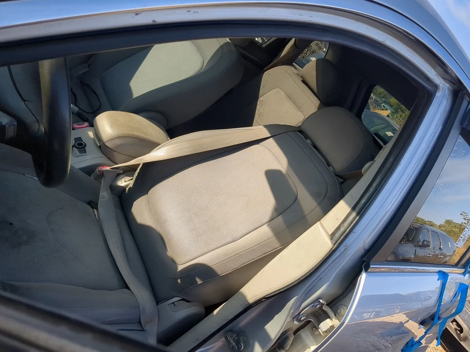 2008-2010 Saturn Vue Driver Front Seat Oem EXP5N - Image 2 of 4