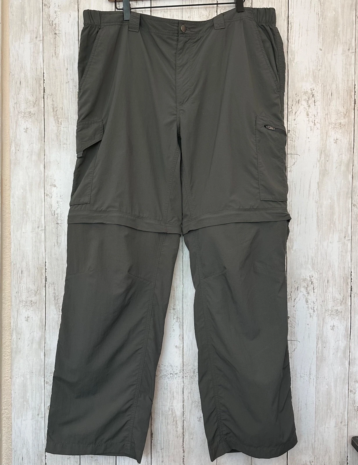 Columbia Convertible Green Cargo Pants Mens Size 40x32 Omni-Shade Hiking Outdoor