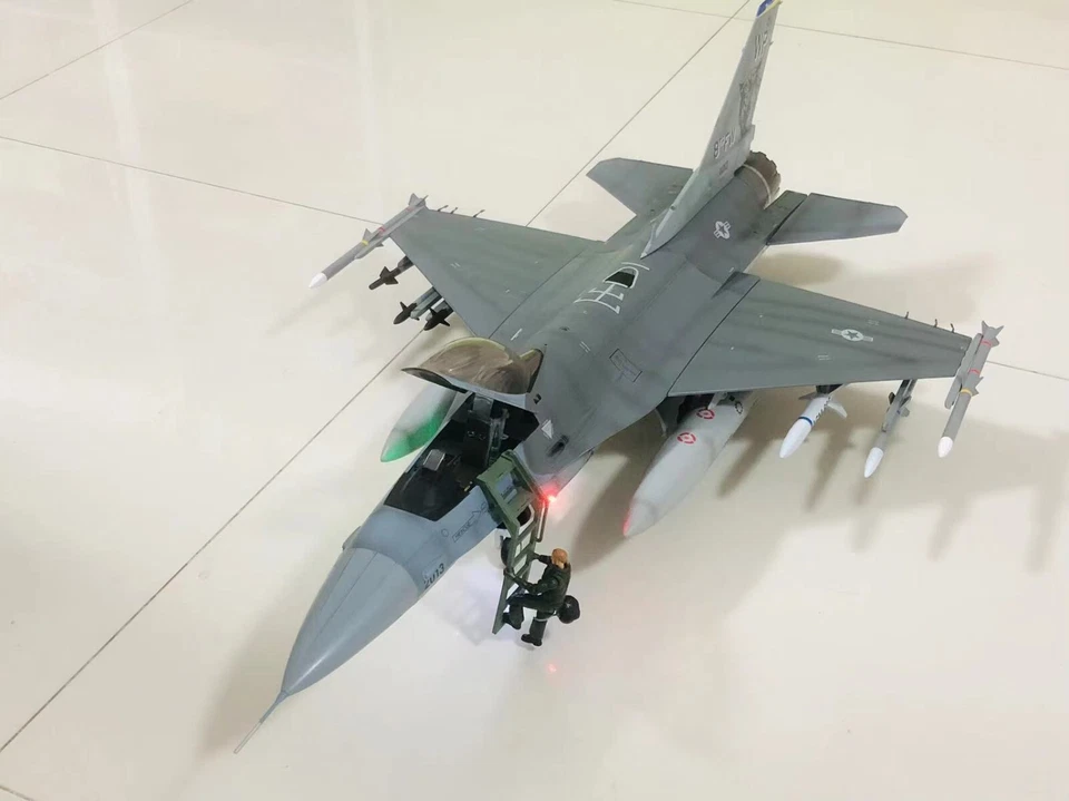 Tubo pitot personalizado 1:18 F-16 para BBI Elite Force F-16 producto acabado pintado Foto 3 de 3