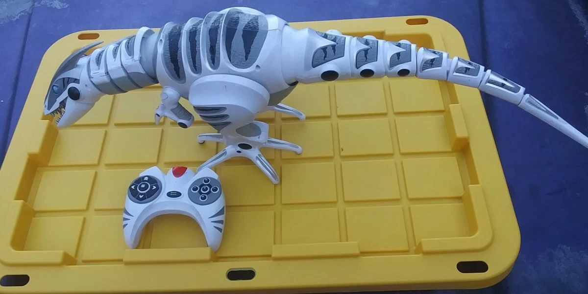 Early 2000 robot best sale toy