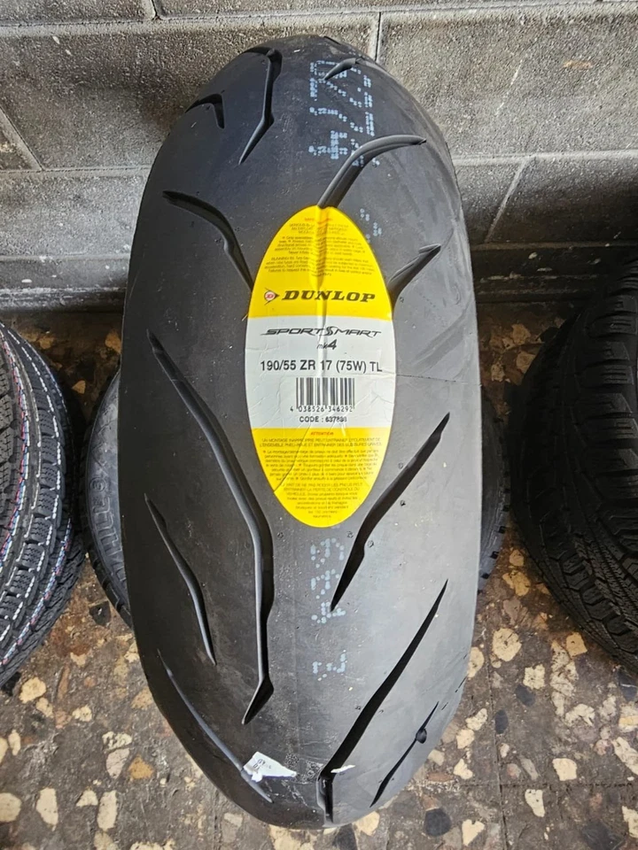 Pneumatico Posteriore 190/55 ZR17 75W DUNLOP SPORTSMART MK4 DOT 2024/2025