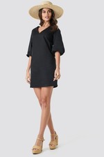 NA-KD women's dress V-neck short puff sleeves dress black, 34