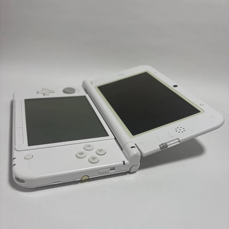 Nintendo 3DS LL Bundle Japan Includes Mario Kart 7 Super Mario Maker DS Games - Image 4 of 4
