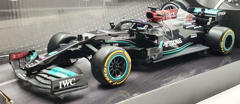 パート11 Maisto Tech 82355 1/24 Scale R/C 2.4GHz - Mercedes-AMG F1 W12 E L