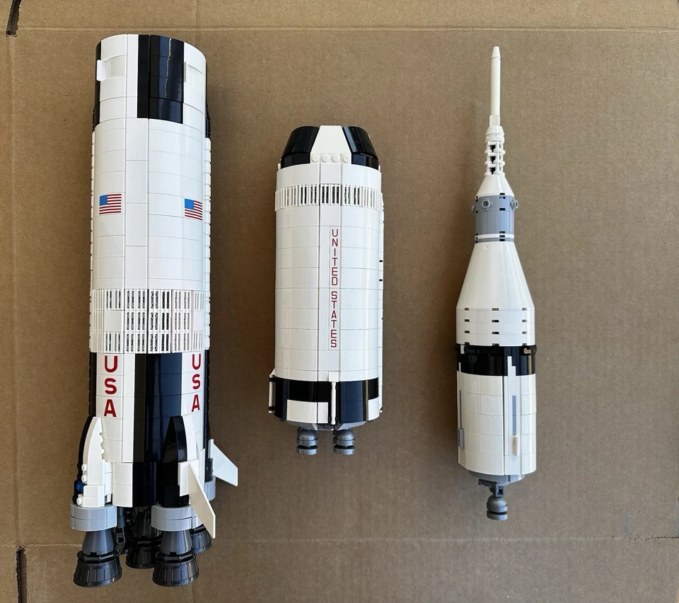LEGO IDEAS NASA Apollo Saturn V Set #21309 #92176 Astronaut Space Shuttle Rocket - Image 4 of 4