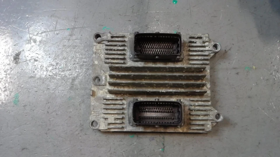 SATURN VUE Engine Brain Box 2006 12604011 YMRS - Image 2 of 3