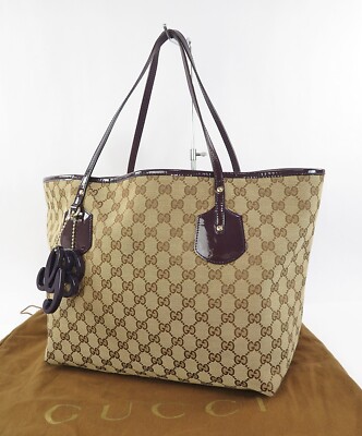 Echte GUCCI braune GG Canvas und lila Lackleder Beuteltasche Tasche Handtasch...