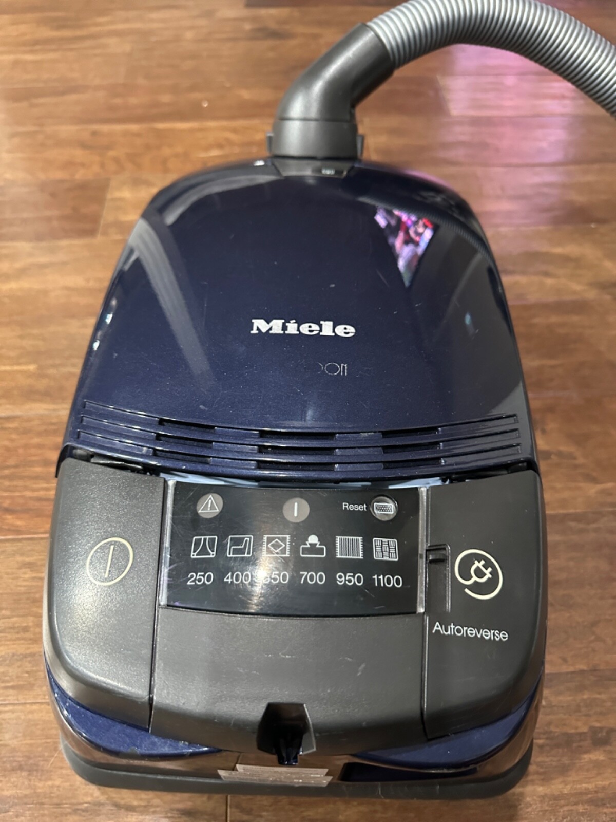 Miele Blue Moon MODEL S658 Canister Vacuum with Miele SEB 236 Power