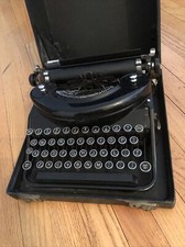 1936  Vintage Underwood Noiseless Portable Hemingway Typewriter thumbnail