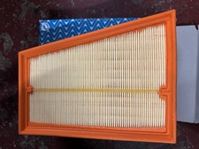 RENAULT GRAND SCENIC air filter Megane Mk3 2.0D 09 to 16 Bosch 165463884R 