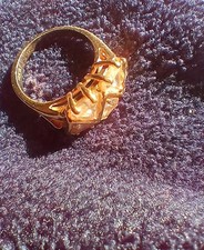 18 Carat Gold-plated Statement Ring 5 Triangular Clear Stones Faux Diamonds Cz