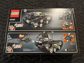 LEGO TECHNIC: RC Tracked Racer NEW (42065)