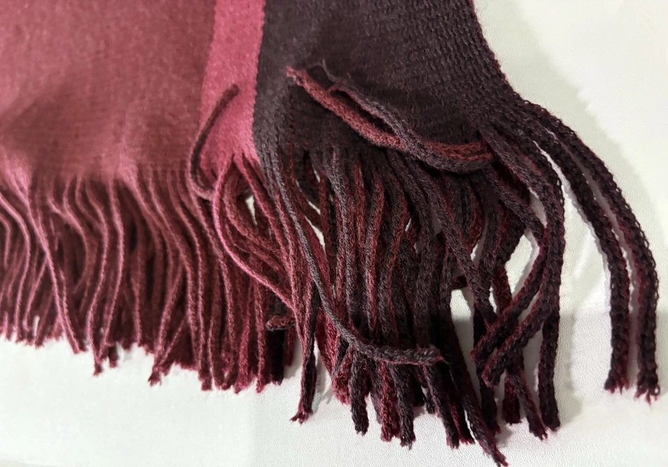 New York & Co Suéter con Flecos Capa Chal Borgoña Rosa Abierto Western OS Salir Foto 3 de 4