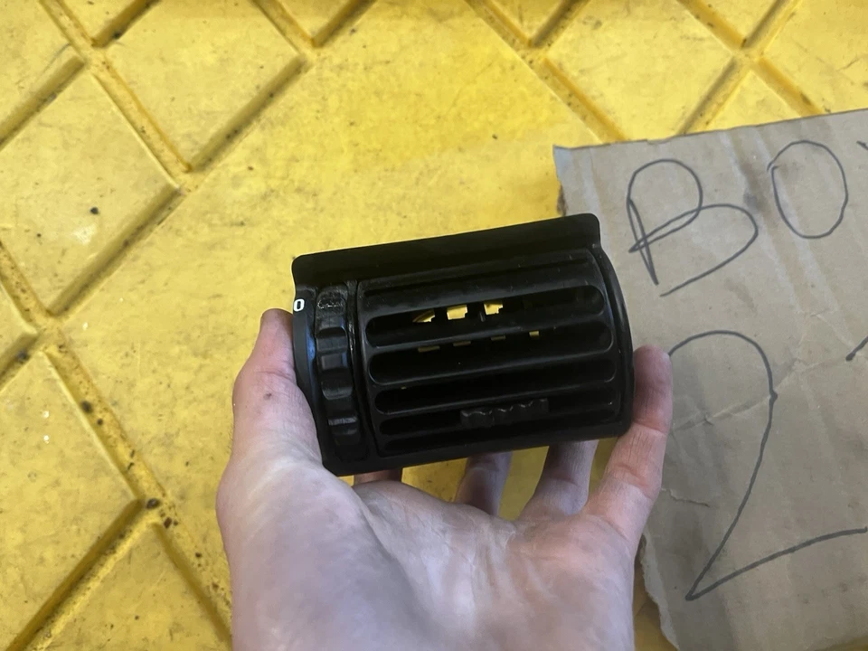 1985-1991 BMW 325e E30 передняя правая пассажирская приборная панель кондиционер вентиляционная панель оригинальная - Изображение 4 из 4