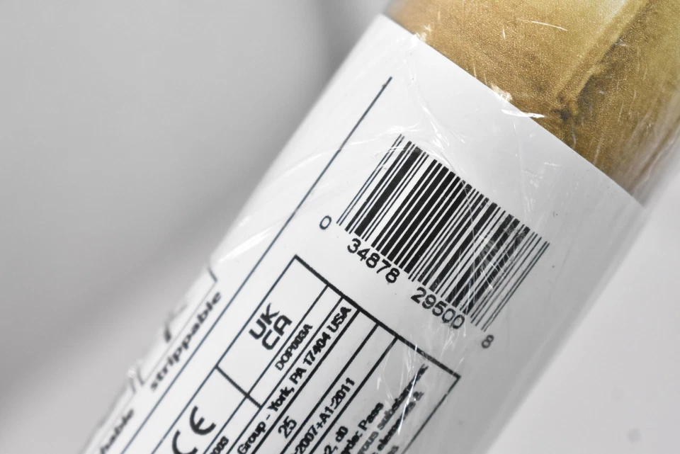 Rollo de papel tapiz RoomMates pelar y pegar 20,5 pulgadas x 16,5 pies RMK11434WP patrón de rayas Foto 3 de 4