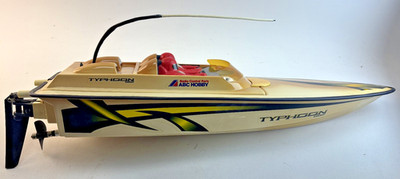VINTAGE RARE ABC HOBBY R/C BOAT TYPHOON 562 DEEP-V