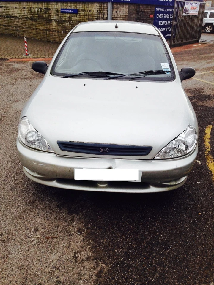 Conjunto de cerradura de puerta trasera lado cercano pasajero izquierdo Kia Rio MK1 2000-2007U Foto 4 de 4