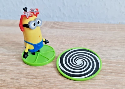 Maxi Ü-Ei Figur Minions Kevin in Hypnose | 6 cm hoch | zweitteilig | wie NEU - Bild 1 von 4