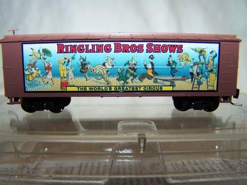 MTL Z-Scale 40' Wood Boxcar R. B. and B. & B. Billboard Car #2(RTR) - Picture 12 of 20