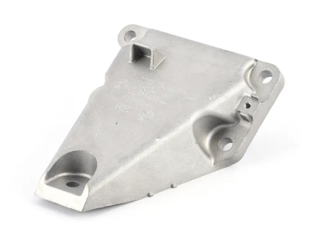 BMW X3 E83 Left Engine Mount Bracket 22113415179 3415179 NEW  