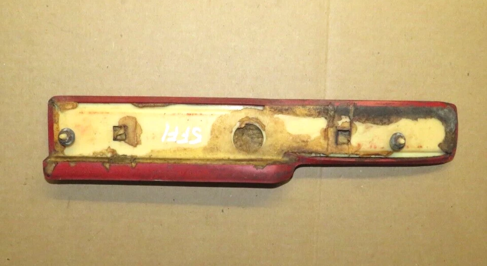 Almohadilla de umbral de puerta Corvette 1984-1987, izquierda, roja, GM 14047499 Foto 2 de 2