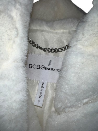 Women's BCBGGeneration White Faux Fur Vest Size S - Picture 5 of 5