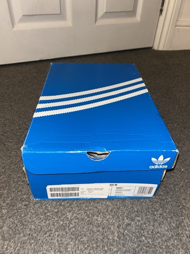 Adidas Originals OZELIA Trainers In Triple Black - 第 5/5 張圖片