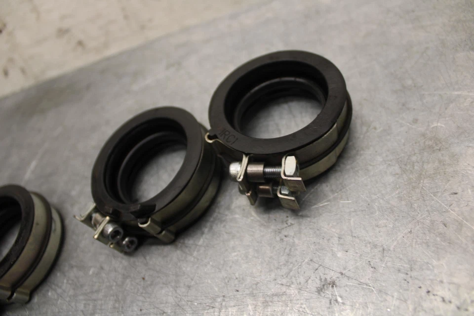 2015 Yamaha FJ09  INTAKE MANIFOLD BB41 - Image 4 of 4