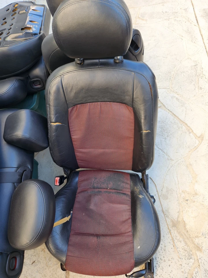 Assentos e painéis Ford Focus SVT 2002 - 2004 fabricante de equipamento original - Imagem 2 de 4