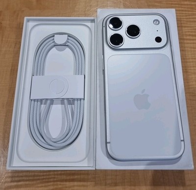 Apple iPhone 17 PRO 256GB Open Box NEU Silber 12 Monate Gewährleistung