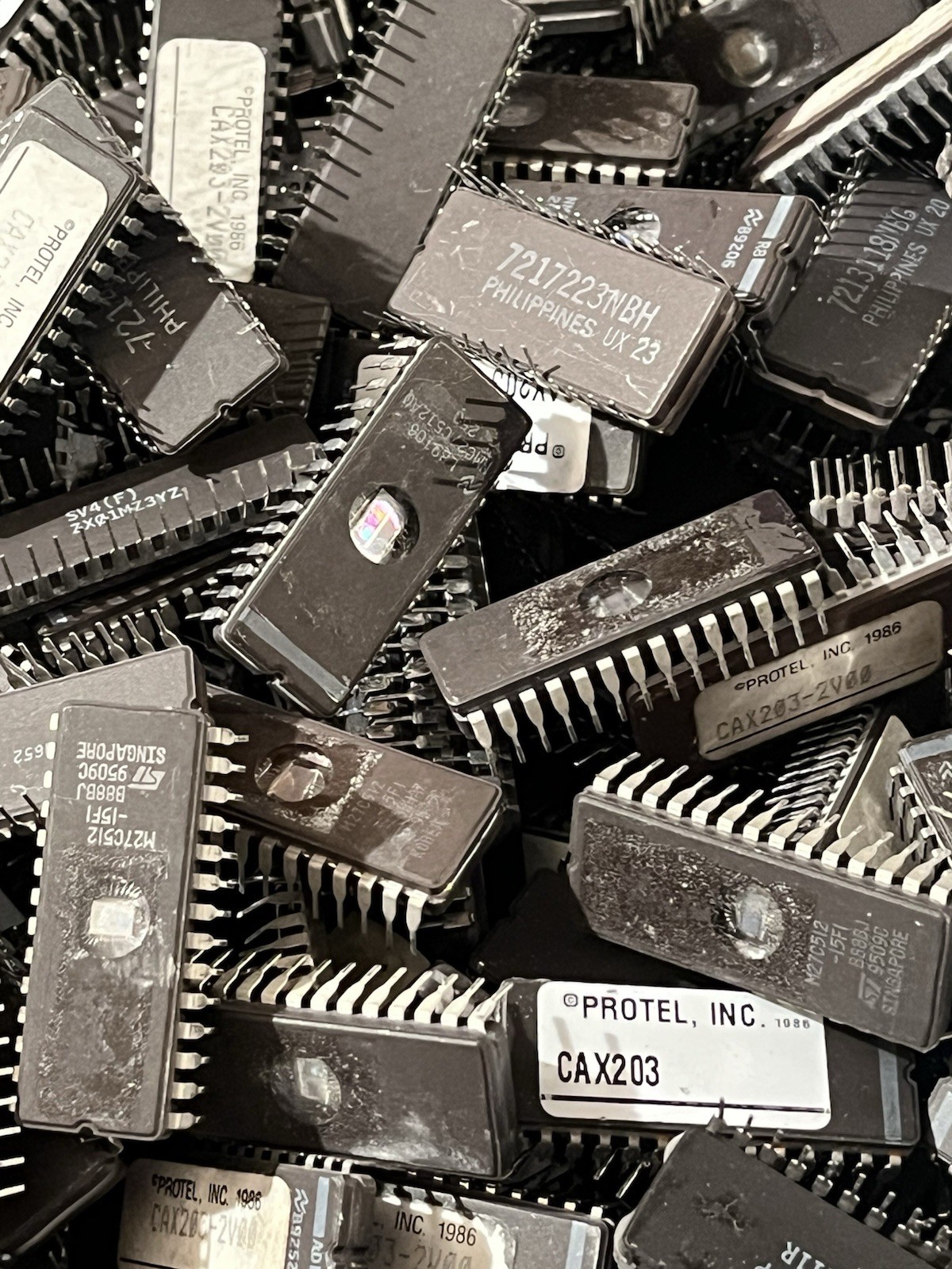 SCRAP CERAMIC IC CHIPS EPROMS FOR PRECIOUS METALS RECOVERY 5 POUND LOTS