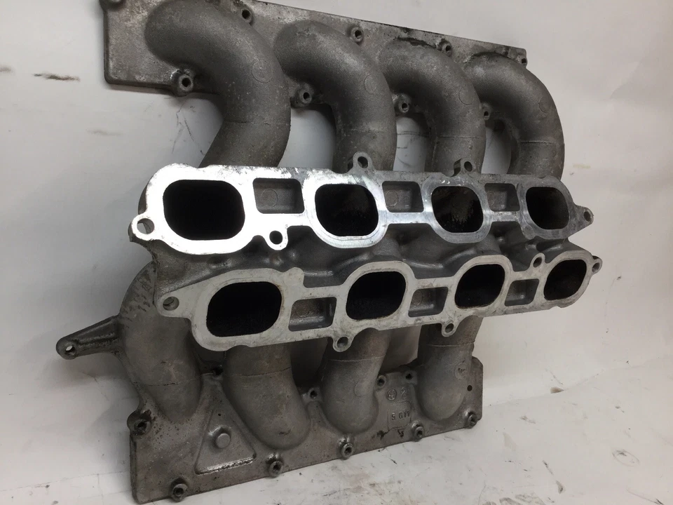 Нижний впускной коллектор 8 цилиндров 2005-2011 VOLVO XC90 S80 30720334 - Изображение 3 из 4