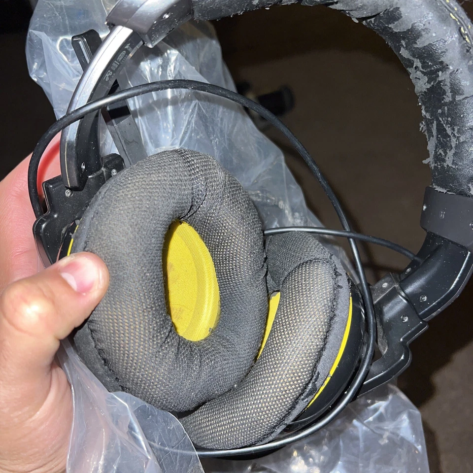 Corsair Vengeance 2100 Headphone Black/Yellow Over-ear Headset *NO USB DONGLE* - Image 2 of 3