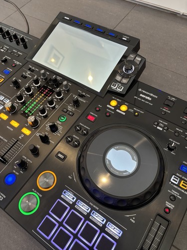 Pioneer XDJ-RX3 2-Channel Standalone DJ Controller - MINT - Picture 5 of 12
