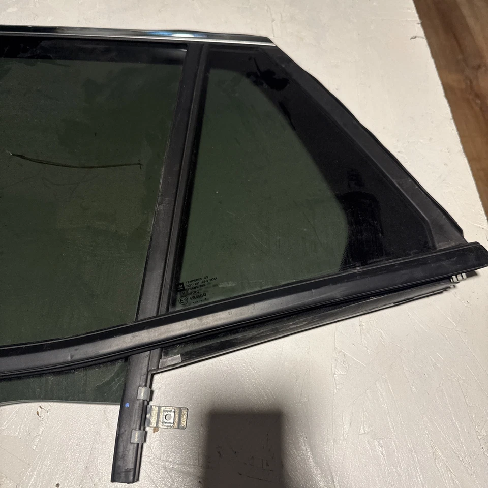 GMC TERRAIN SLT 2020 puerta trasera ventana vidrio lado izquierdo - tintado privacidad OEM Foto 2 de 4